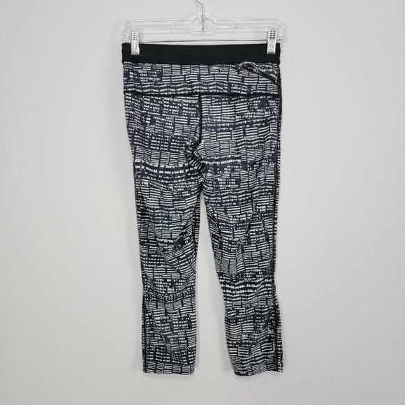 Nike Just Do It Crop Active Leggings Black and White Size Small - Picture 12 of 12